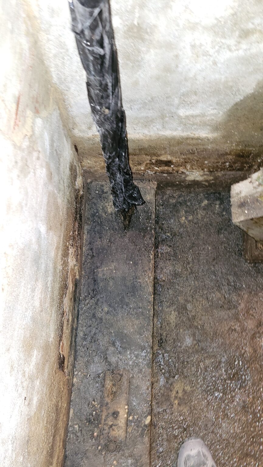 GRUPO MG sellado de juntas y pasos de instalaciones en fosos de ascensor